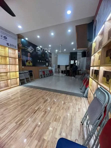 B.ÁN CĂN 5 tầng lệch dt sd 160 m2 TT CỐC LẾU Địa chỉ : Hoàng Văn Thụ Cốc Lếu , giáp Trường Tiểu Học