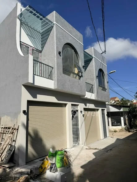 Bán nhà trệt lầu sổ riêng thổ cư 100% Mặt tiền đường Đặng Nguyên Cẩn