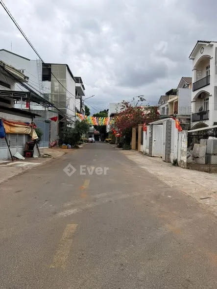 CẦN BÁN ĐẤT MẶT TIỀN PHÙNG CHÍ KIÊN Diện tích: 4 x 20m