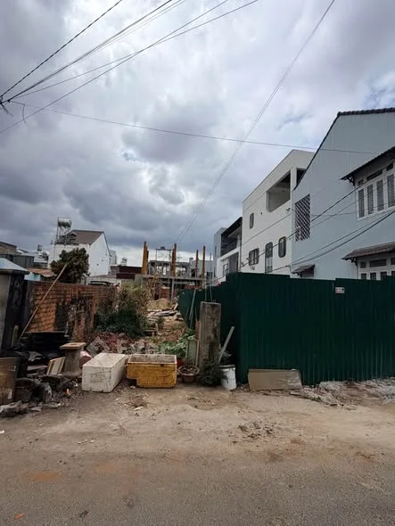 CẦN BÁN ĐẤT MẶT TIỀN PHÙNG CHÍ KIÊN Diện tích: 4 x 20m