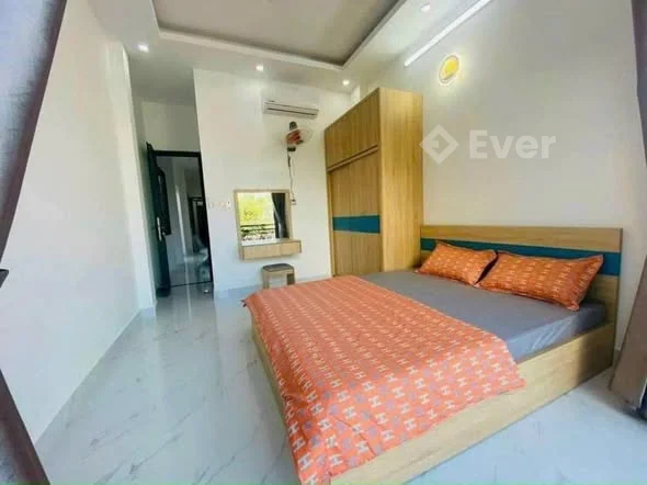 bán Nhà 1 trệt 2 lầu mặt tiền đường Nguyễn an ninh p7. VŨNG TÀU