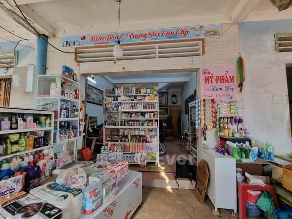 Chỉ 1 Tỷ 900 Triệu có ngay căn nhà đang kinh doanh buôn bán trong chợ Gia Canh