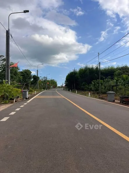 Nhà full thổ cư trục chính Ấp 4 Sông Nhạn củ ( Xuân Quế )