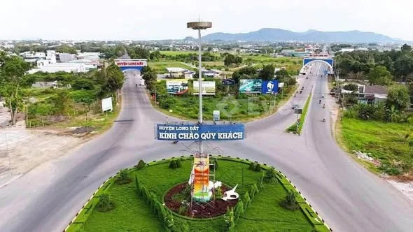 Kèo thơm . Đối diện trăm y tế trường Học xã Long Tân Đất Đỏ . Sát tl52