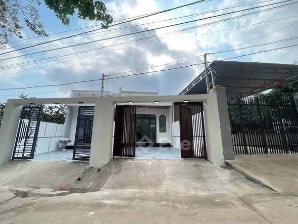 NHÀ MỚI : PHƯỜNG BẢO VINH . Vị trí đẹp gần chợ trường học. đường thông xe hơi thoải mái - 1,78 tỷ - 160m²