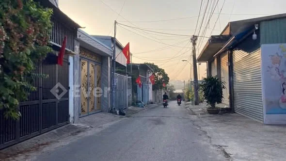 BÁN GẦN NỬA SÀO ĐẤT HỒNG NGAY CHỢ PHÚ THỌ KP5 PHƯỜNG TRẢNG DÀI- Diện tích: 14m x 33m nở hậu.