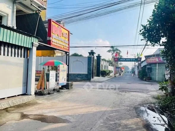 Bán nhanh lô đất ấp 3 Tam An. Cách chợ 20mDt 5 × 21. Sổ riêng thổ cưGiá 1 tỷ 2.