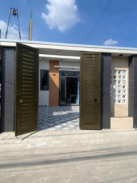 Bán gấp căn nhà gần chợ Thanh Hóa gần ngã ba Nguyễn Thái Học phường Trảng Dài Giá chỉ. 1ty420tr