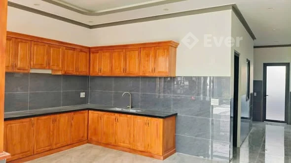 Cần bán nhà mới xây gác lửng, 3 p ngủ ,2 nhà vệ sinh, sân ô tô
1/ đường cây xăng Duy Phương ( Lô Hổ)