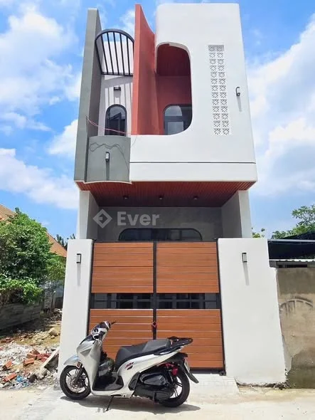 BÁN NHÀ LẦU MỚI – GẦN GIÁO XỨ THUẬN HOÀ, KDC TÂN PHONG, BIÊN HOÀDiện tích: 4m × 16.5m