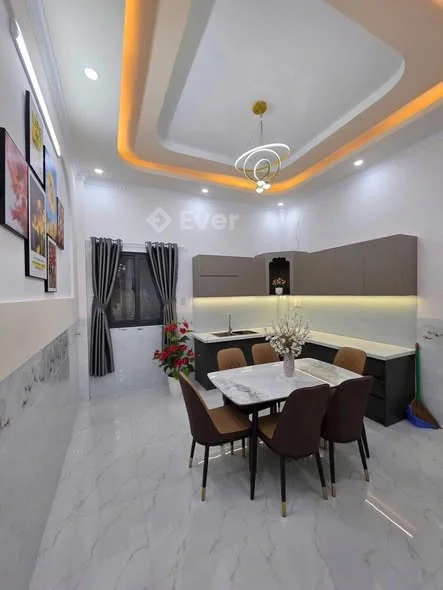 Nhà lầu hiện đại gần trung tâm chỉ với 1 tỷ 990 triệu