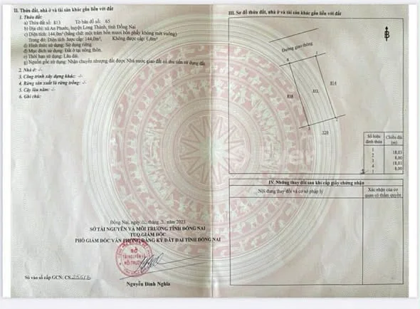 Ra lô đất ấp 3 xã An Phước 1/ đường liên xã gần Bùi Thị XuânDiện tích : 8x18 sổ riêng thổ cư 100%