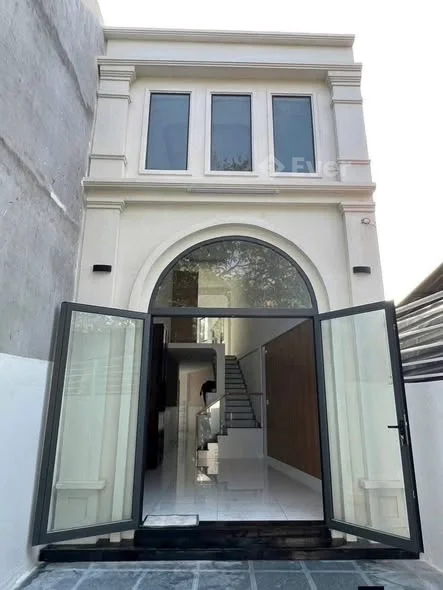 Nhà mặt tiền giá rẻ như trong hẽm là có thật nha a chị