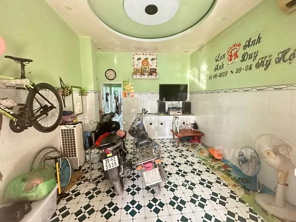 Giá Bán : 1 tỷ 750 triệu ( Thương Lượng )   CHỦ GỦI : Cần Bán nhà cấp 4  ( 72m2 ) P.Biên Hoà - 1,75 tỷ - 72m²