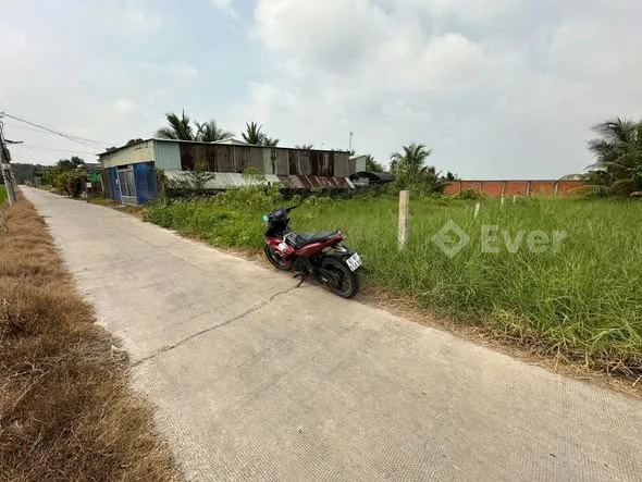 Chủ ngộp giảm 100tr cần bán gấp Giá chốt: 800 triệu KTL DT: 5 x 36m = 180m² ( ONT )