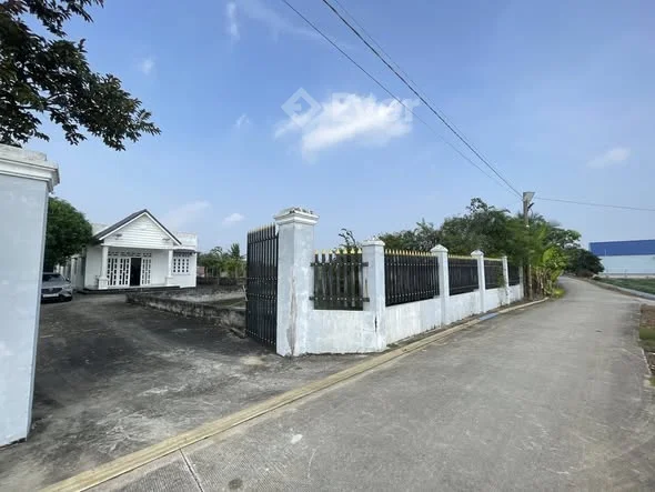 Nhà Cấp 4 Sân Vườn 1.630m2 ( 300m2 Thổ )- Đường Giao Thông 3m Bê Tông