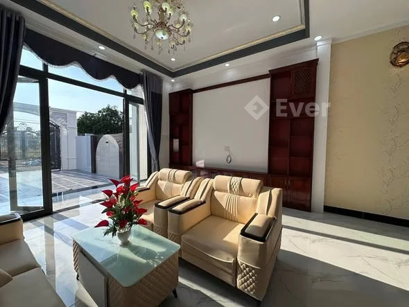 Nhà mt Bế Văn ĐànVừa ở vừa kinh doanh mua bánDiện tích: 5x30Giá chỉ 3 tỷ 100tr