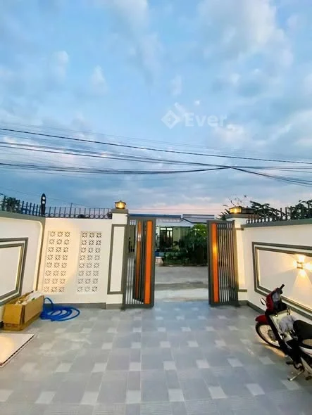 _Bán nhà mới thiết kế hiện đại đầy đủ công năng. Vị trí đẹp,sáng,an ninh,gần chợ, trường học, dân cư