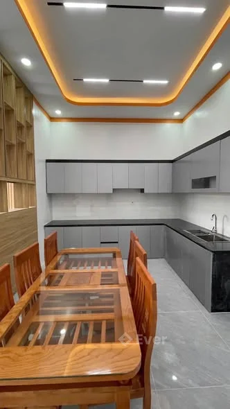 Nhà mới xây xong, thiết kế hiện đại – dọn vô ở ngay không cần sửa chữa