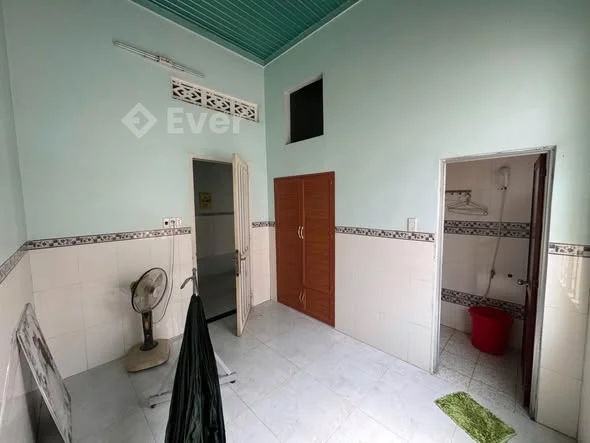 Nhà Hẻm 79 CMT8 gần đường Lê Duẩn.DT 7.6m × 25m thổ cư 120 ( nở hậu 9m ) Giá 2 tỷ 50tr - 2,05 tỷ - 120m²