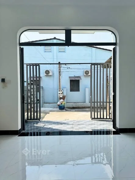 BÁN NHÀ HẺM 36 LẠC LONG QUÂN kế bên khu vui chơi hải trí #Cana, #Siêu_Thị_Go.