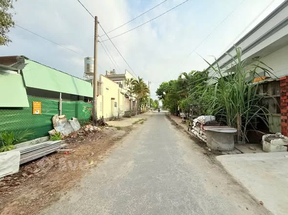 Nhà 1 trệt 1 lầu mới hoàn thiện– hẻm 94 Trần Phú Phường Long Hoa, Tây Ninh