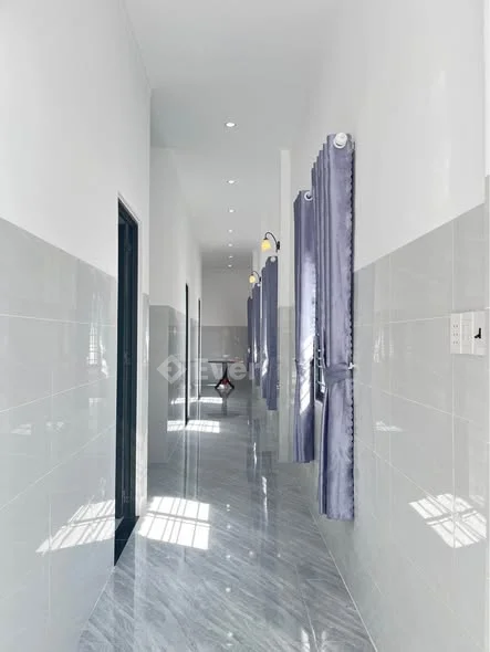 Nhà mới hoàn thiện 1p khách 3p ngủ tặng fun nôi thất ,nhà có giấy phép xây dựng bãn vẽ hoàn công đây - 470 triệu - 105m²