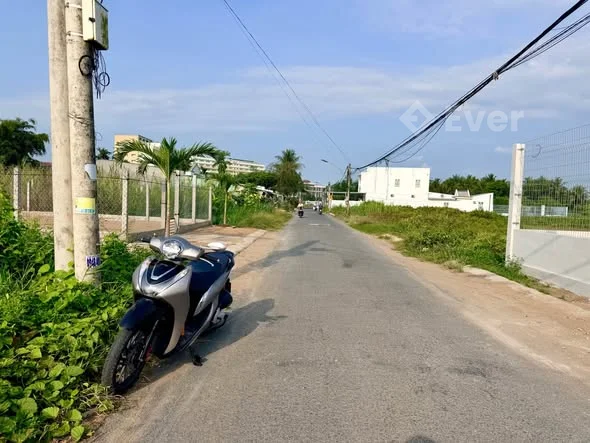 BÁN NỀN GÓC 2 MẶT TIỀN NHỰA NHÀ NGHĨ 36, ĐỐI DIỆN BỆNH VIỆN MỚI TRÀ VINH