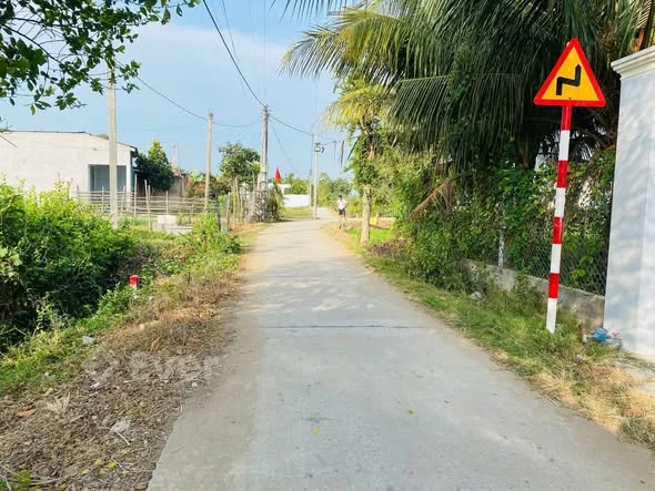 Hẻm xe hơi kế bên thị trấn Châu Thành (đi thẳng đường Đoàn Công Chánh là tới đất) 5x40m (110m² thổ