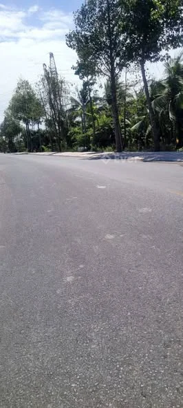 Chủ cần tiền xài bán gấp mặt tiền Nguyễn Tấn Liềng, Phường Long Đức Giá: chỉ 860 triệu thương lượng