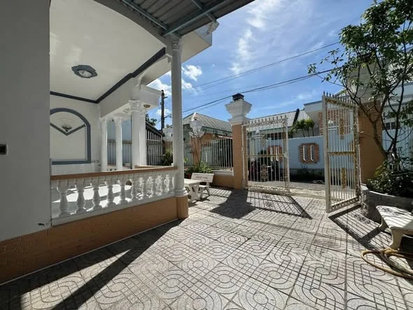 NHÀ 200m2 KDC TRƯỜNG GIANG, TP VĨNH LONG Phường Tân Hạnh Vĩnh Long 200m² (10x20) thổ cư, có nhà ở