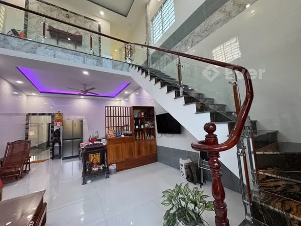 NHÀ MỚI PHÚ QUỚI KẾ BÊN TRƯỜNG ĐẠI HỌC CỬU LONG2 mặt tiền, bờ kè sau nhà view sông Bô Kê