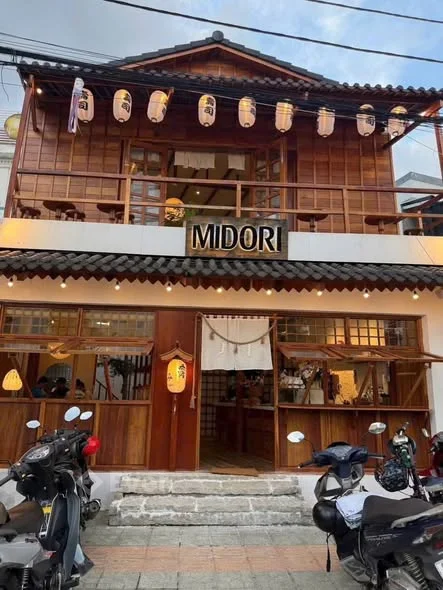 Mặt tiền chợ chùa gần Quán CF TaKa đầu đường vào.Dt: 85m2 có 50m2 ngang 7m dài 12m