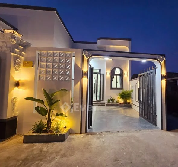 Bán nhà 5*17 full nội thất cách ngã 4 Tuần Dậu 200m, giá 1.35 tỷ
0339768***