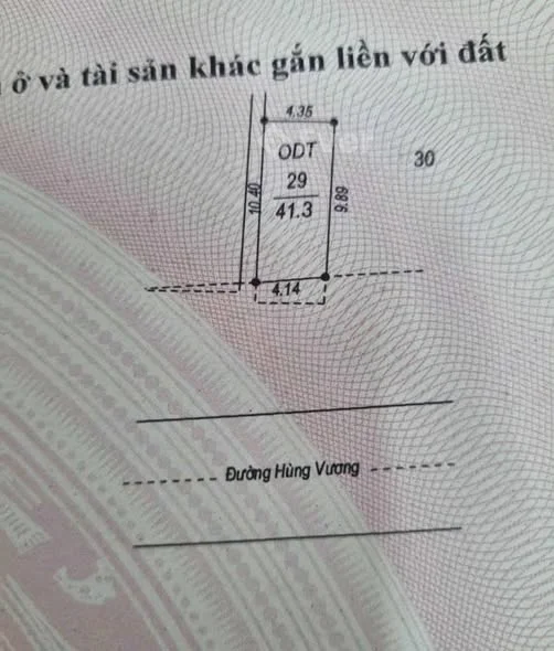 Bán đất Mặt Tiền đường Hùng Vương Nền đất đẹp, cao ráo, đối diện tiệm tủ Hiền Thành Triệu