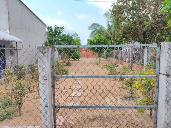 Bán đất mặt tiền đường đá rộng 2m Hẻm 53 Sơn Thông. Đất hướng Đông Bắc