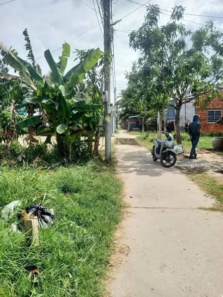 Bán đất mặt tiền dank 2m, Hẻm số 47 đường Bùi Hữu Nghĩa. Đất cách đầu hẻm khoảng 100m, cách chợ Vàm