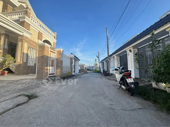 BÁN NỀN NHÁNH ÔTÔ 6m TRỤC THẲNG. ĐƯỜNG SƠN THÔNG GẦN NHÀ NGHĨ HÀ MI