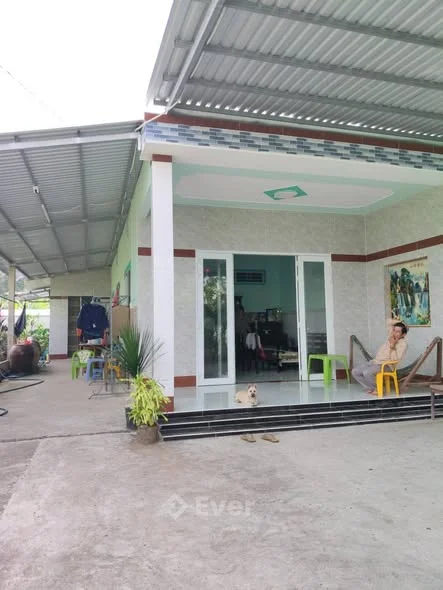 Bán nhà mặt tiền đường dank ấp Chà Dư, xã Lương Hoà A, nay là xã Song Lộc, tỉnh Vĩnh Long