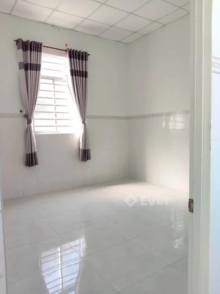 Nhà Phường 1, tp Trà Vinh cũDiện tích: ngang 6,5m x dài 25m (full thổ cư)Giá Tốt: 1tỷ600