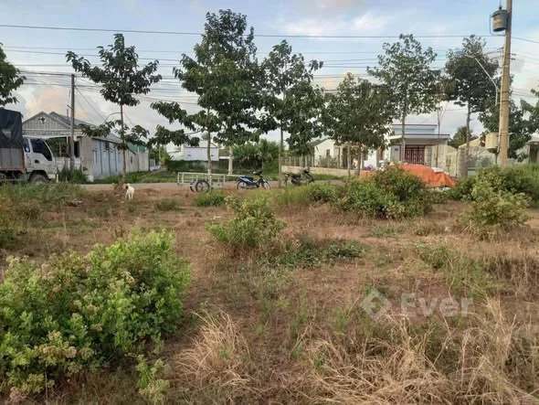 chủ gởi. Mặt tiền đường nhựa Đoàn công Chánh gần Điện Lực châu thành. Ủy ban.