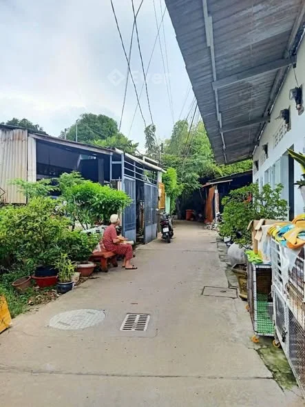 Bán nhà mặt tiền dank hẻm 71 Kiên Thị Nhẫn, hẻm này gần sân cầu lông