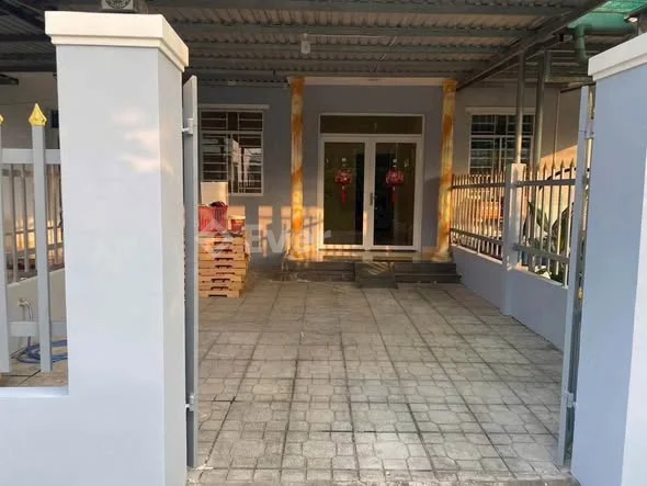 Nhà  tại Bình Phú Bến Tre Cách cầu Hàm Luông 600m DT: 128m ngang 5. Thổ cư 100%. 2pn - 1,05 tỷ - 128m²