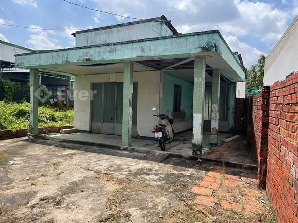 TT
Bán đất + nhà cũ mặt tiền hẻm thông xe ôtô 16 chổ thuộc KP Bình Thạnh, Phường Bến Tre, Vĩnh Long