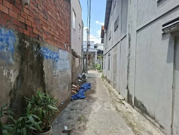 Bán đất tặng nhà Phường Phú KhươngGần chợ Giữa, tp Bến Tre cũ. Cách lộ nhựa chỉ 50m