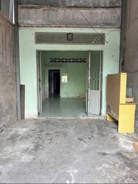 Bán đất tặng nhà cấp 4 cũ – Sau lưng siêu thị Coopmart Bến Tre Mặt tiền đường nhựa quanh siêu thị)