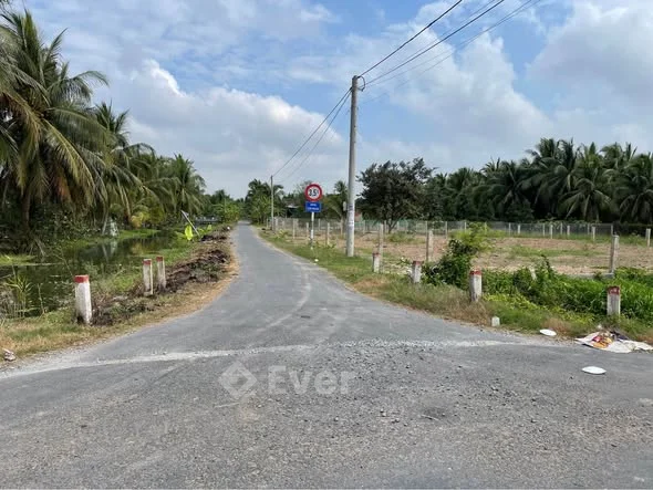 𝐁á𝐧 𝟐 nền mặt tiền nhựa 𝐏hú 𝐇òa view kênh mát mẻ cách Tỉnh Lộ 864 và Tỉnh Lộ 877 chỉ 200m