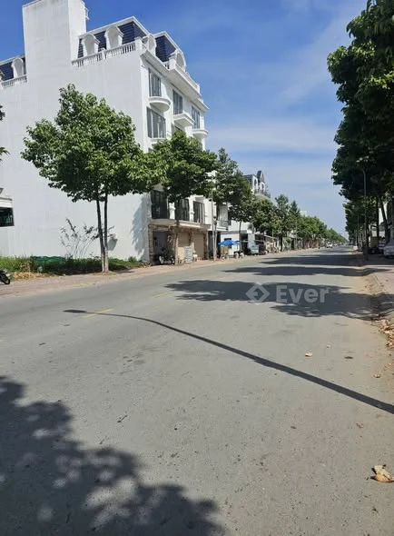 MẶT TIỀN NGUYỄN CÔNG BÌNH - CHỈ 4,4 TỶ Diện tích: ngang 5m X dài 23m (Full thổ) Giá chỉ 4,4 tỷ - 4,4 tỷ - 115m²