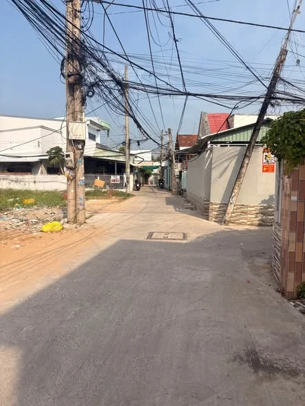 Cần bán miếng đất Phừong 5 , khu phố 9, cách đường Đoàn Thi Nghiệp 100m , hẽm Đông Đô