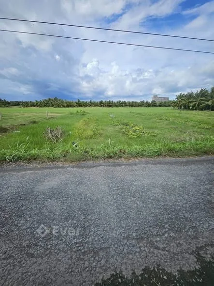 chỉ 380 tr / 1 lô đất nềnCòn 2 lô luền kề 5.6m x 27m có 100mv thổ cư mặt tiền đường nhựa